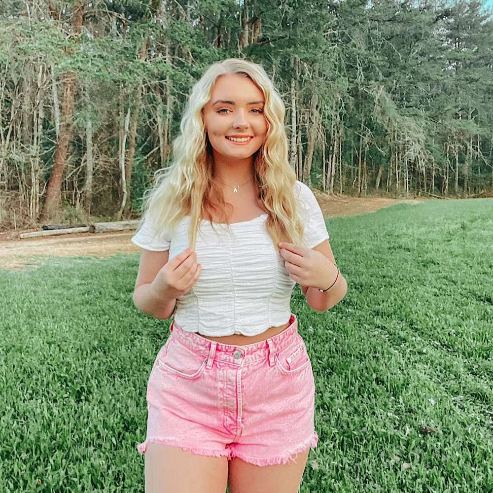 Meet your Posher, Adaline